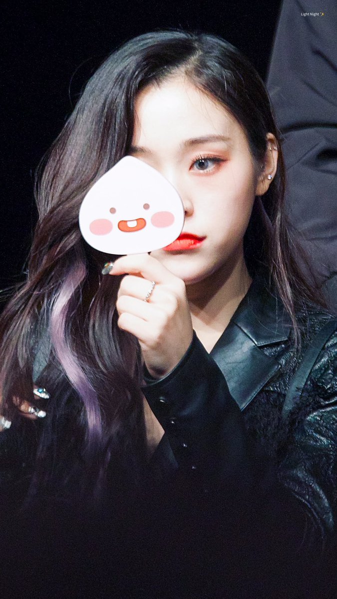 daily gahyun (@dailygahyun) on Twitter photo 