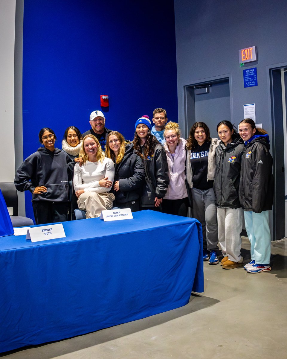 KU LEADS tweet media