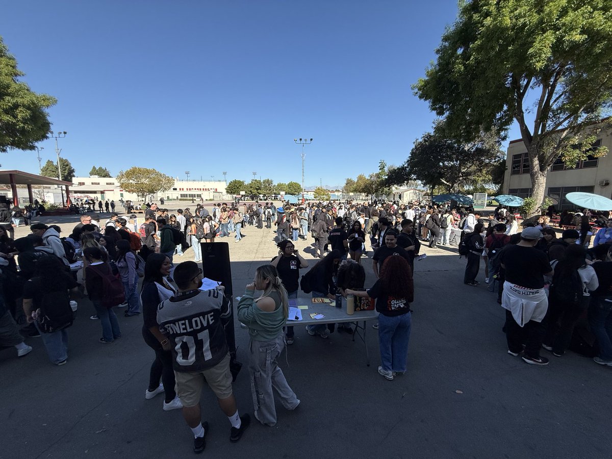 South Gate High S. tweet media