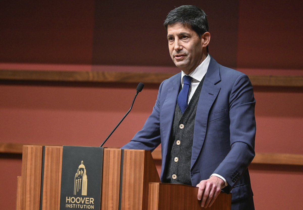 MiltonFriedmanW's tweet image. Incoming Fed chair Kevin Warsh, echoing Milton Friedman on inflation:

“Inflation didn’t arise from war or pestilence. At the risk of speaking plainly, inflation arose from a government that spent too much and a central bank that printed too much. If the government lived with…