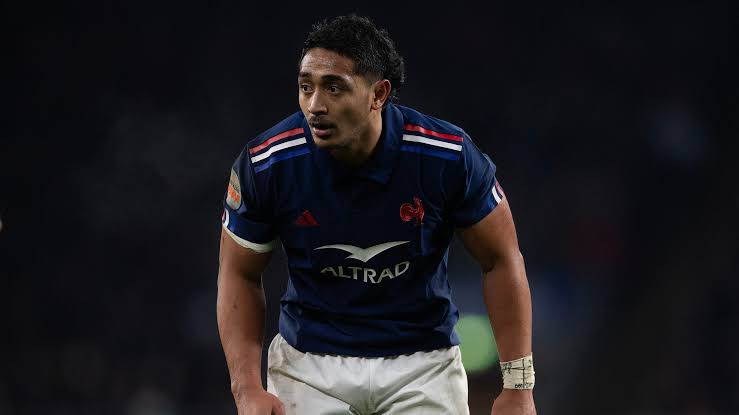 Raph_Ibanesse's tweet photo. En Novembre ça parlait sérieusement d'installer Gourgues ou Brau-Boirie en 12 pour la RWC.

Ce soir le patron a rappelé qui commandait. Les petits jeunes vont sagement attendre leur tour (il a que 25 ans mdr). https://t.co/HKjLND75rJ