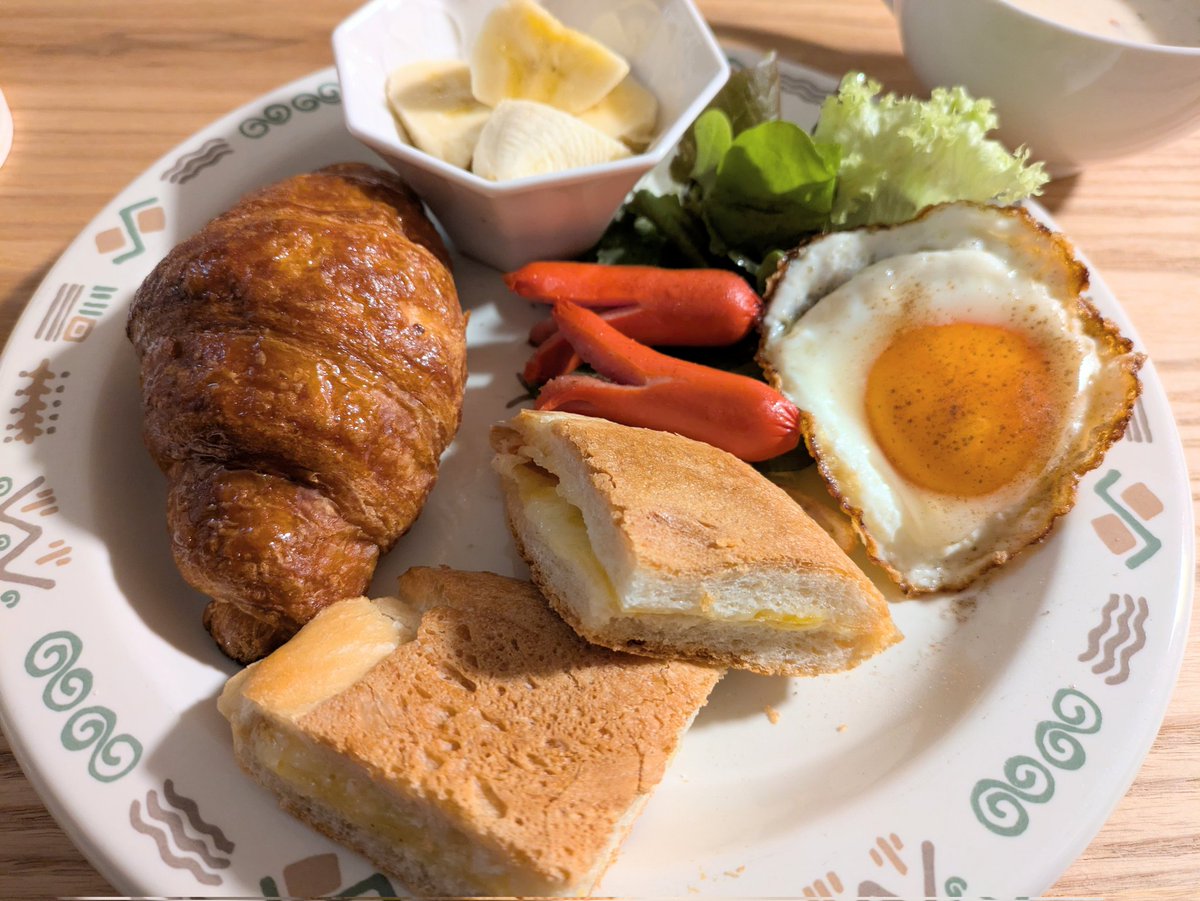 おはよ🌄 パン屋さんのチョコ🥐 パン耳のチーズサンド(HB) #朝ごはん