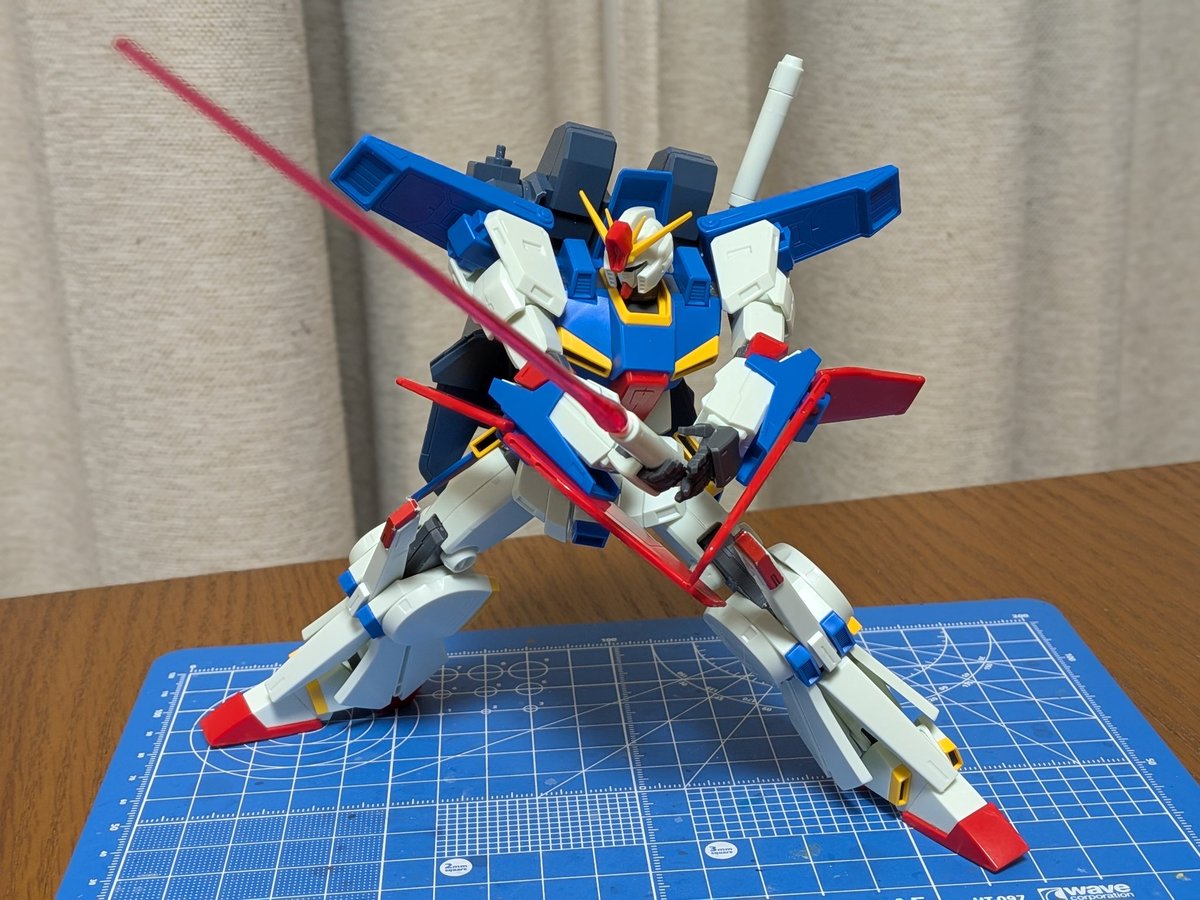 ZYBT4ht4WprXOLE's tweet image. HG　ZZガンダム

ポージング②
＃ガンプラ
#ZZ