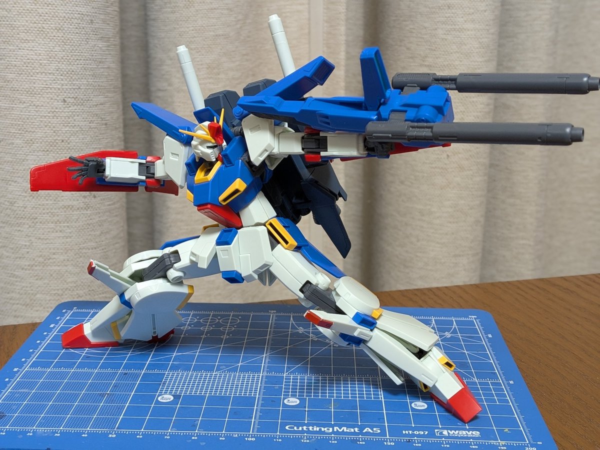 ZYBT4ht4WprXOLE's tweet image. HG　ZZガンダム

ポージング②
＃ガンプラ
#ZZ