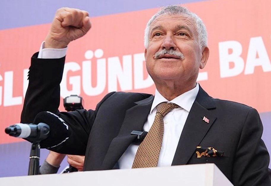 deryaakday's tweet photo. Çok geçmiş olsun #adana #zeydankaralar başkan aramıza yeniden hoş geldin.. @ZeydanKaralar01 https://t.co/27BllLItES