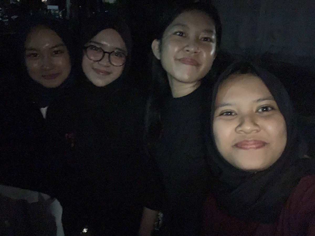 ijeyitp's tweet image. Ini sesi malamnya ada @sassyysasyaa