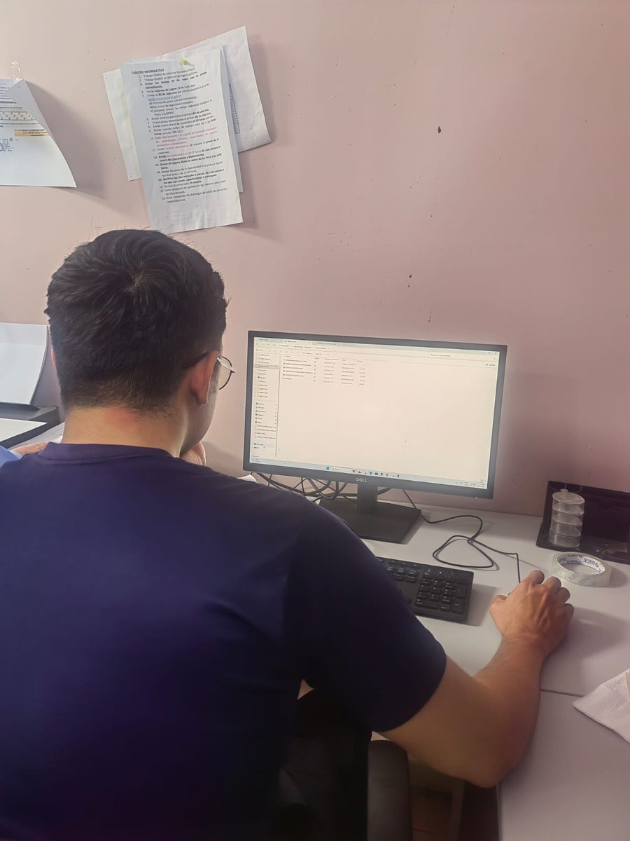DTelematicaPNH's tweet photo. 🖨️🚓¡Con profesionalismo en cada acción!

Nuestros funcionarios de la Oficina Regional de Telemática en el Valle de Sula con dedicación dan soporte y mantenimiento a equipo informático policial
#direccionpolicialdetelematica #regional2 #soporteymantenimiento https://t.co/eVIY6mXi2b