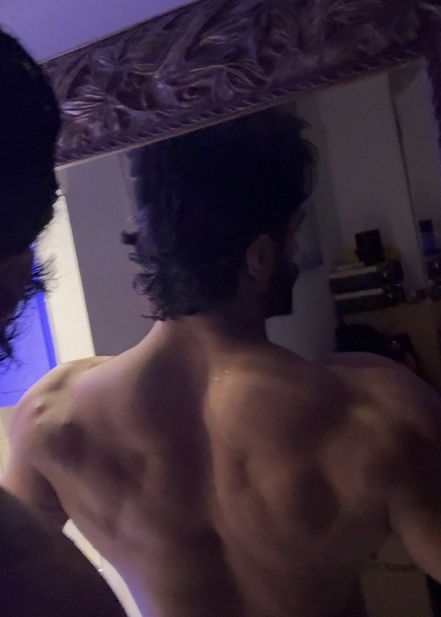 AaronKandaGym's tweet image. Late night mirror check. No pump, no flash. 

Just a good off-season stacking up. 

85-86kg range, staying lean 2 months into the bulk. 

#GymProgress #BackGains #PhysiqueUpdate #FitnessTruth