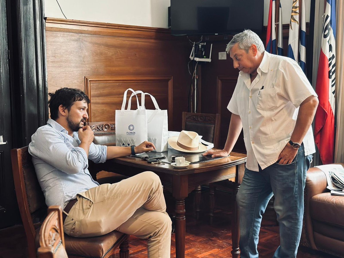 Siempre es bueno una puesta a punto con el amigo Alcalde ⁦<a href="/Oliva_Lucho/">Lucho Oliva</a>⁩ repasando los temas más urgentes de Casupá! ⁦<a href="/FloridaIDF/">Intendencia de Florida</a>⁩