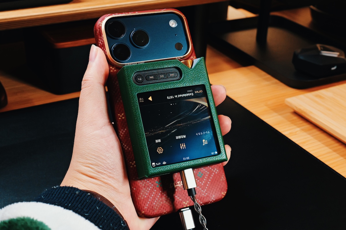 taishonpresso's tweet image. 「スマホを、究極のオーディオに変える」

MagSafeで背面にピタッと合体！ONIXの最新DAP「Tocata XM2」をレビューしました！
このサイズで据え置き級のパワー…平面駆動ヘッドホンも余裕で鳴らし切る破壊力に驚愕
今なら早期購入特典のケースも…？

taishon.jp/onix-tocata-xm…

#ONIX #DAC #PR