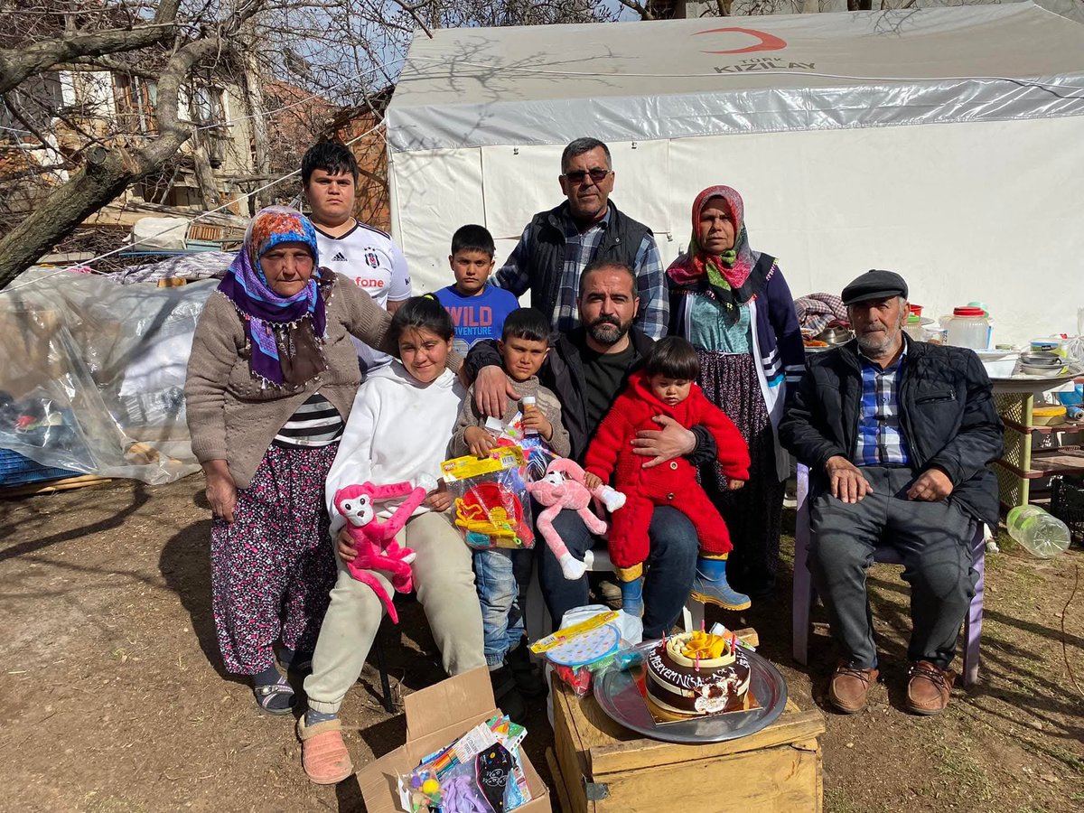 Çok lafın değil icraatın olduğu tarih, hesabın değil samimiyetin olduğu tarih, çirkefliğin değil iyi niyetin olduğu tarih, Ülkü Ocaklarının bir şehrin tarihine damga vurduğu tarih… 

#6Şubat 

Depremde hayatını kaybeden tüm vatandaşlarımıza Allah’tan rahmet, yakınlarına bir kez