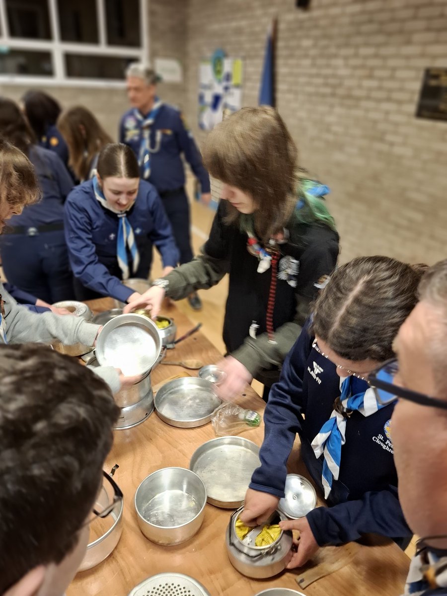 newryscouts's tweet photo. Some #games followed by a bit of #Trangia cooking 🍳 and a few more games. Preparation for our #CycleCamp 🚴‍♂️🏕🍳🚴‍♂️ has begun 😀. Best #Scoutyear ever 😀 ⚜️ #Scouts #ScoutingIreland #SkillsForLife #AdventureBeginsHere #Friendship #Craic #GreatIndoors #GreatOutdoors 🚴‍♂️🏕⛺️🏐🍳 ⚜️ https://t.co/4nZBKHPlzx