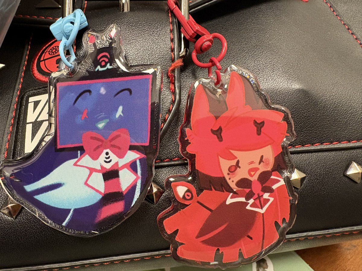 Awkwardbee4's tweet image. More art of them as birds
(I love making my art into keychains)
#HazbinHotel #HazbinHotelFanart #HazbinHotelVox #HazbinHotelAlastor #HelluvaBoss #HelluvaBossStolas #HelluvaBossBlitzo #fanart