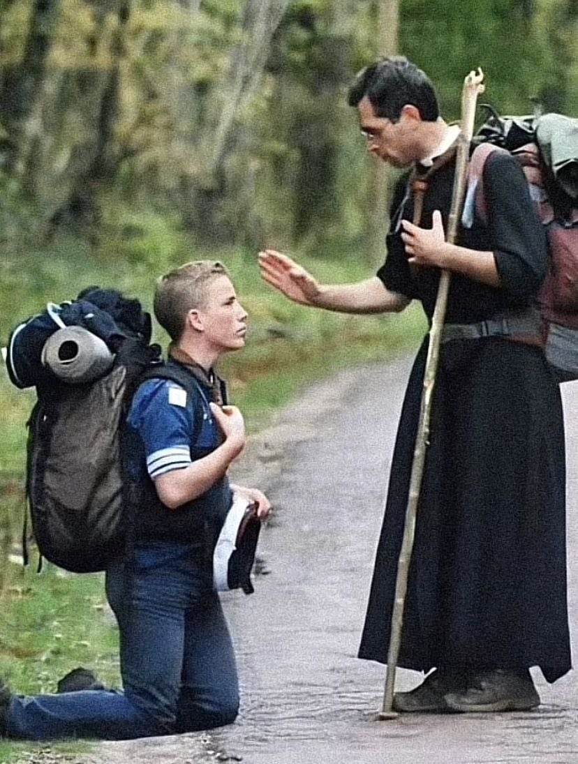 “Si tú te callas, podrá faltar una luz en el mundo y más de un alma podrá pasar la noche en la oscuridad”.

— Venerable Fulton John Sheen
