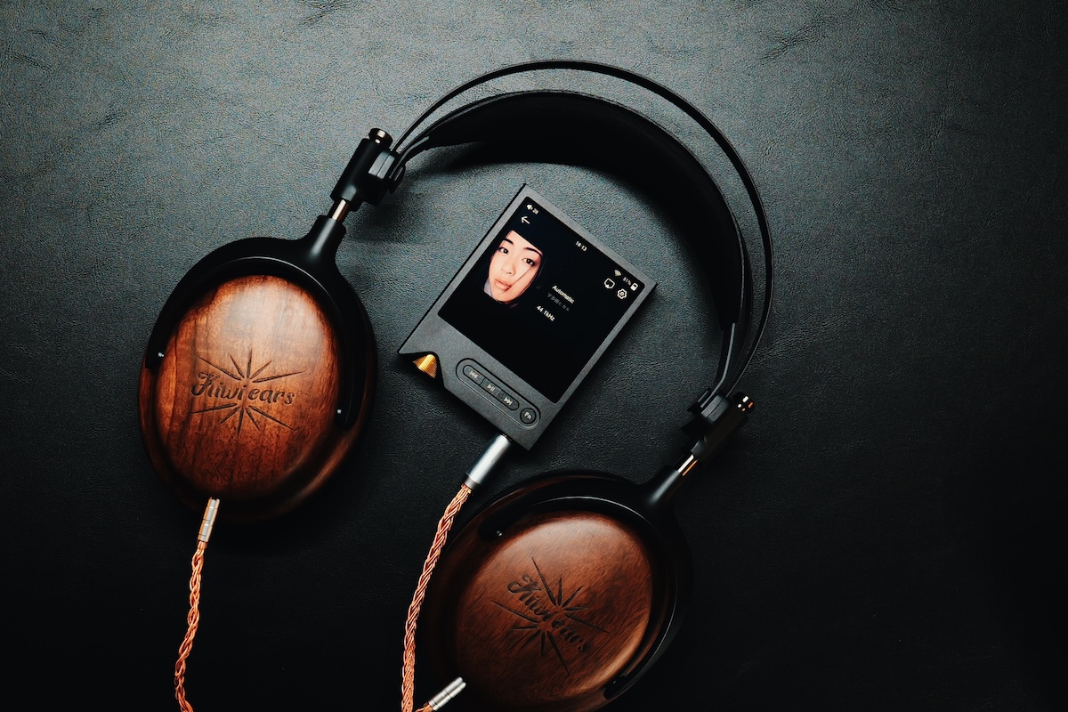 taishonpresso's tweet image. 「スマホを、究極のオーディオに変える」

MagSafeで背面にピタッと合体！ONIXの最新DAP「Tocata XM2」をレビューしました！
このサイズで据え置き級のパワー…平面駆動ヘッドホンも余裕で鳴らし切る破壊力に驚愕
今なら早期購入特典のケースも…？

taishon.jp/onix-tocata-xm…

#ONIX #DAC #PR