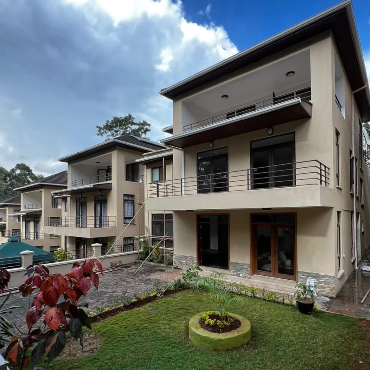 austinerealtors's tweet photo. 5 Bedroom Townhouse For Rent In Lavington, Chalbi Drive https://t.co/YMvQuY86fx

Rebecca Mose, Ziidi Trader, Central Kenya, 
asante ruto na cs mbadi #nyotaoje #ongeaikutokemovement #NYOTAInMalindi https://t.co/UIawlAOS3x