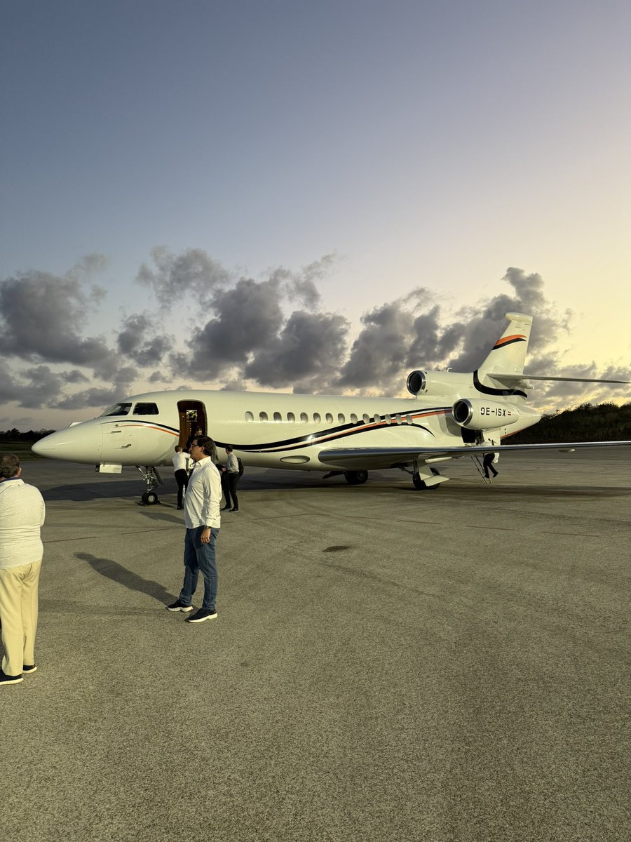 Rob Schmitt tweet media