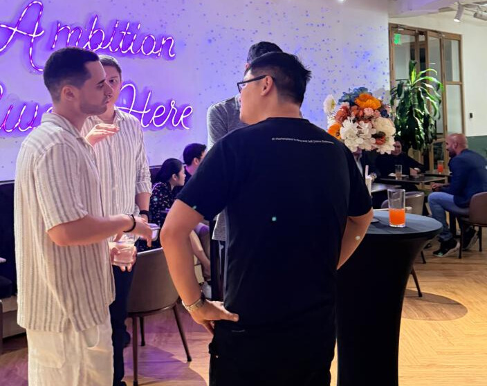 Flippa's tweet image. Thanks you to everyone who joined us in Manila last night! 🇸🇽 🙌

Missed out? Check out the photos below for a glimpse of the action. We’re already planning the next one, stay tuned for details!

#NetworkingManila #ProfessionalGrowth #CommunityBuilding #ManilaTech