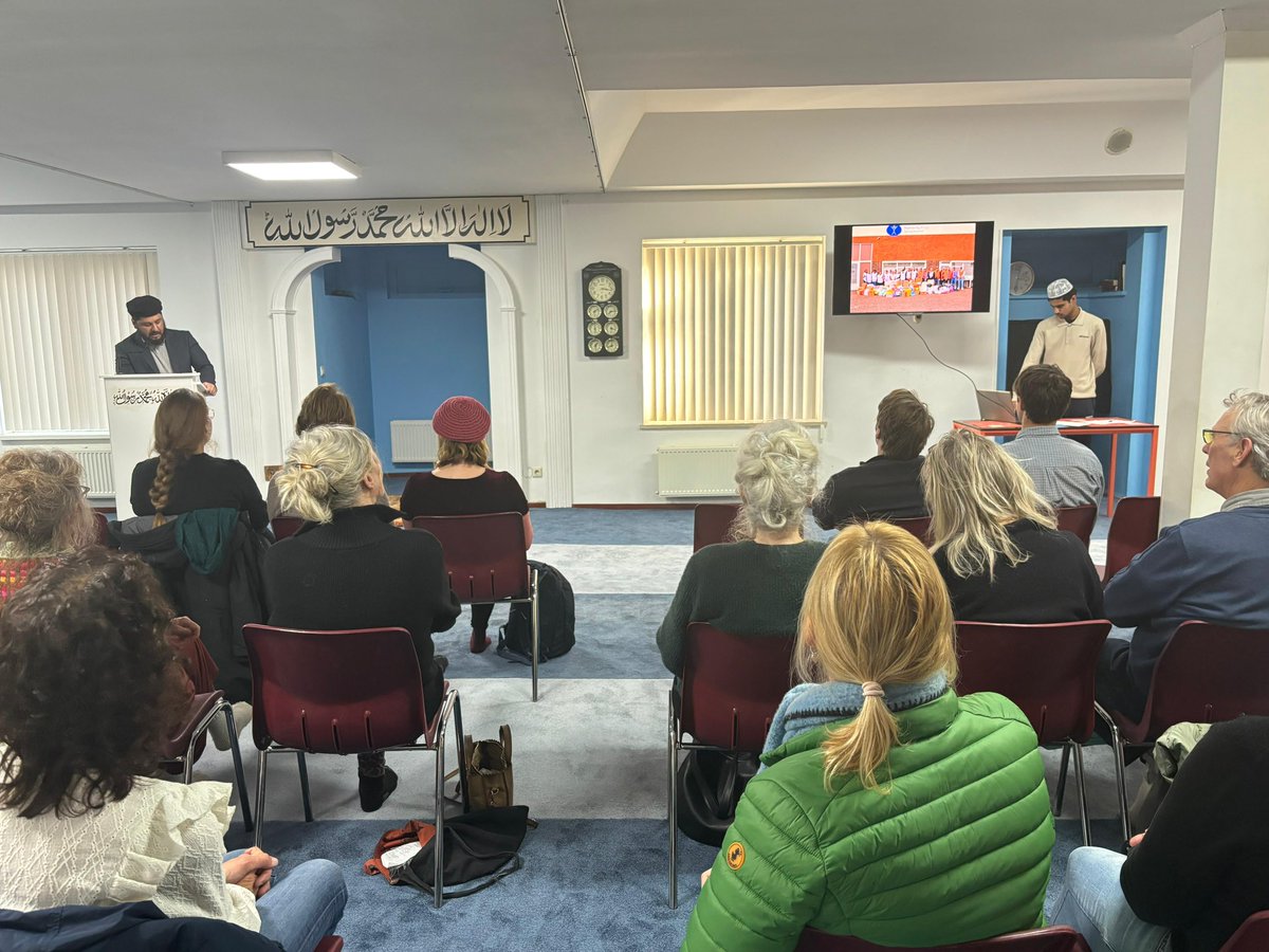 Mobarak Moskee tweet media