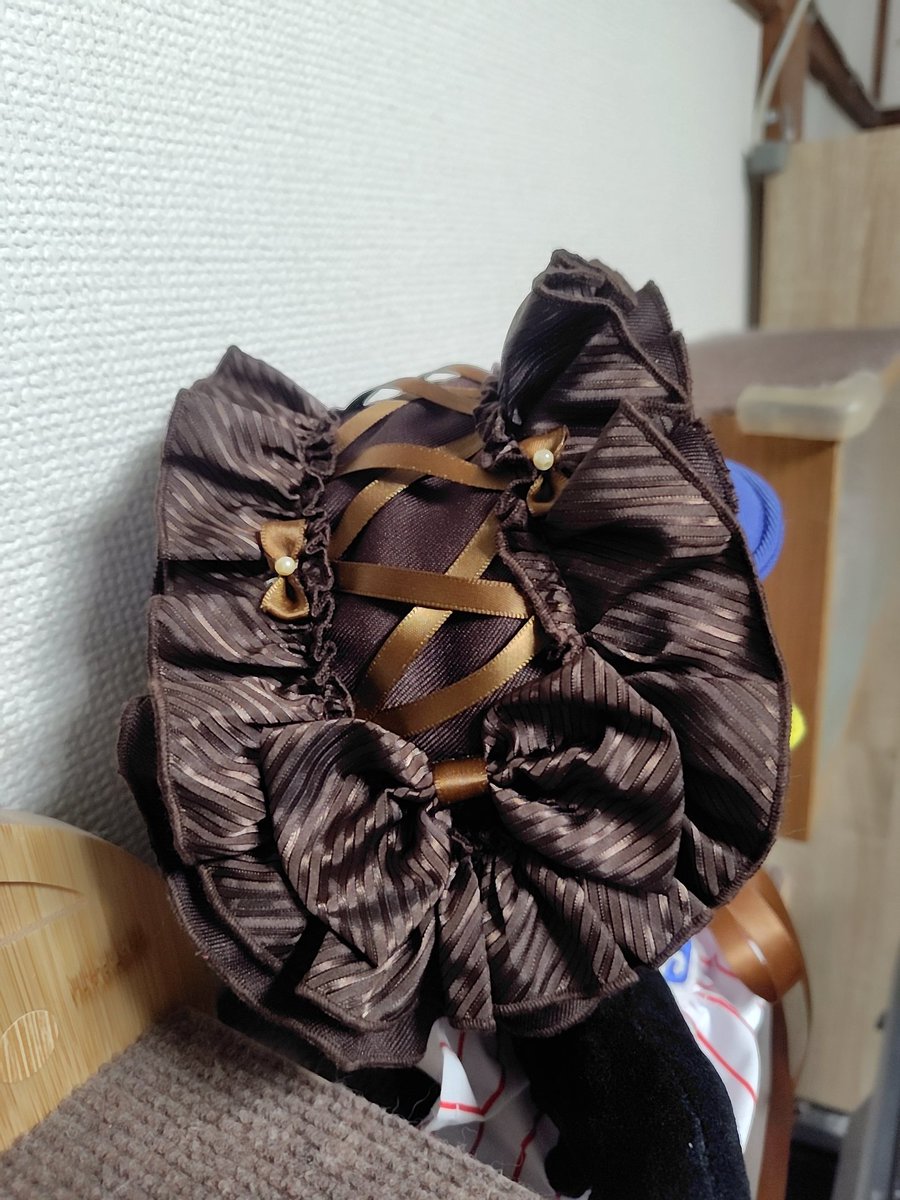 にゃんてろーぷさまのチョコレートヘッドドレス、お迎えしました🍫
ビターな色味とおリボンが可愛過ぎる💕
シャルミエールさんのチョコレートJSKとコーデする予定で楽しみ！
(モデル:てばみちゃん)