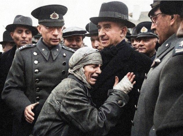 Cumhurbaşkanı İsmet İnönü, Erzincan Depremi'nin ardından bölgeye yaptığı ziyarette. (1939)