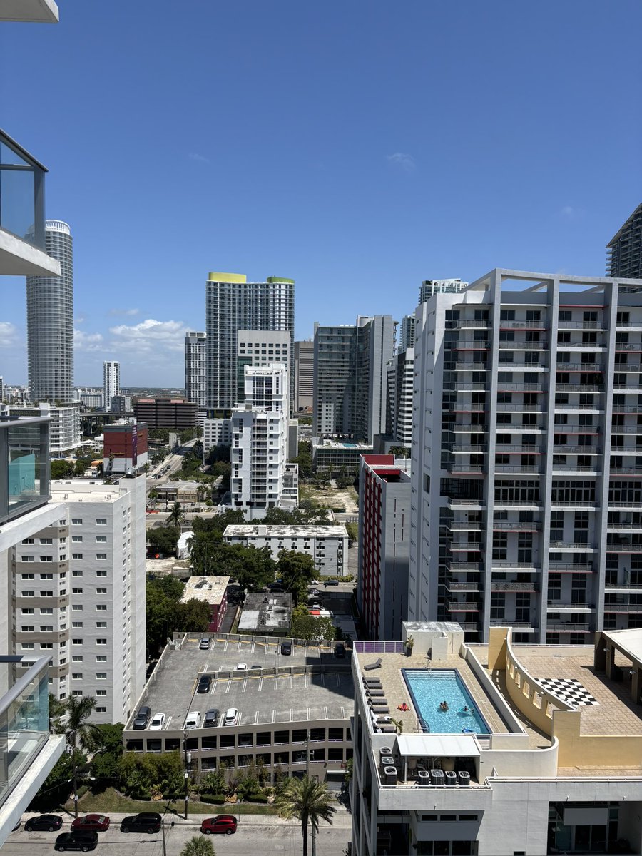 Raven Lovette 🫧 tweet media