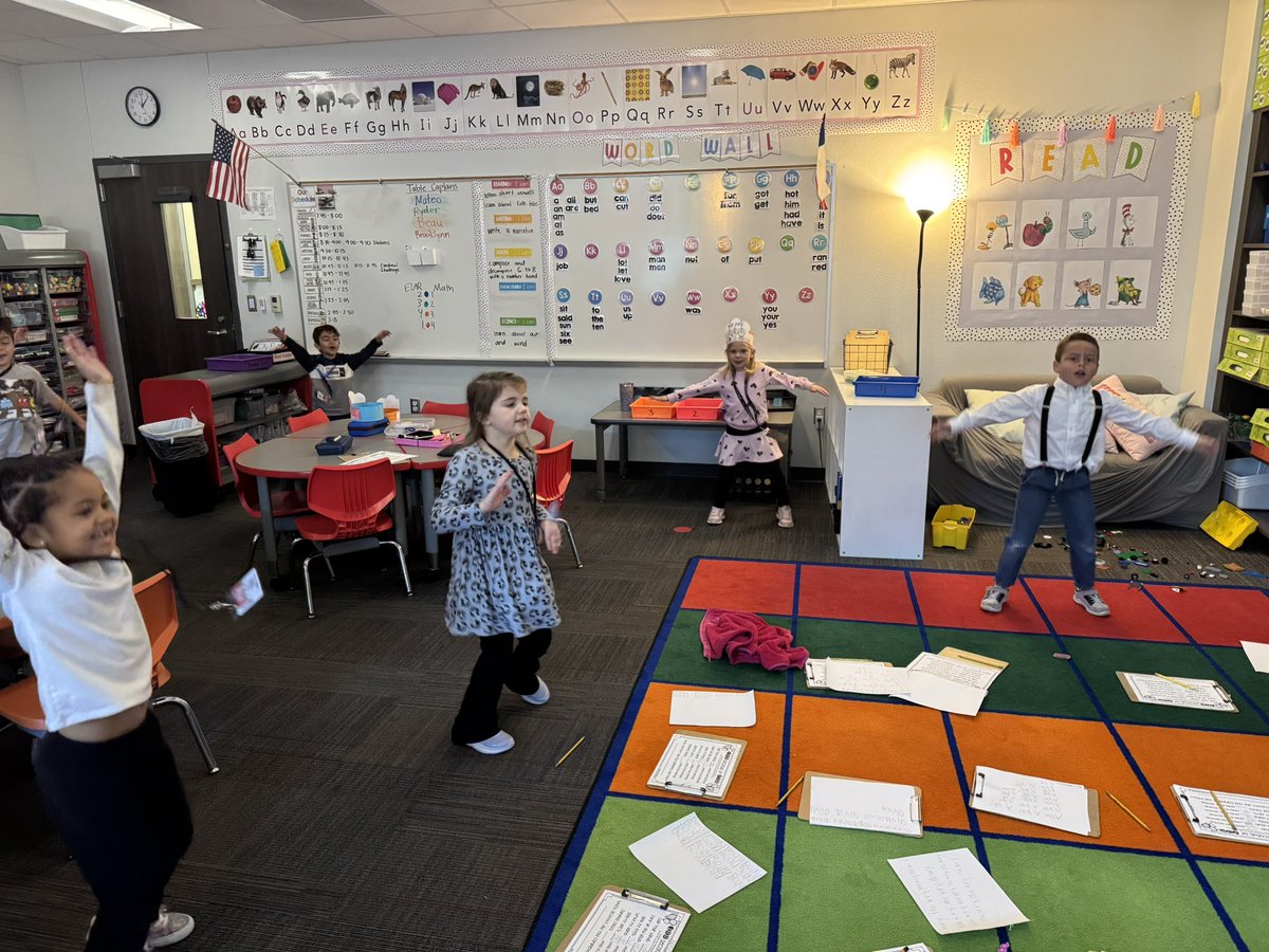 MsJedlowski's tweet photo. Happy 100th day of school! We had a blast celebrating today! #NCEstrong @melissaisd https://t.co/F47xNRsaf2