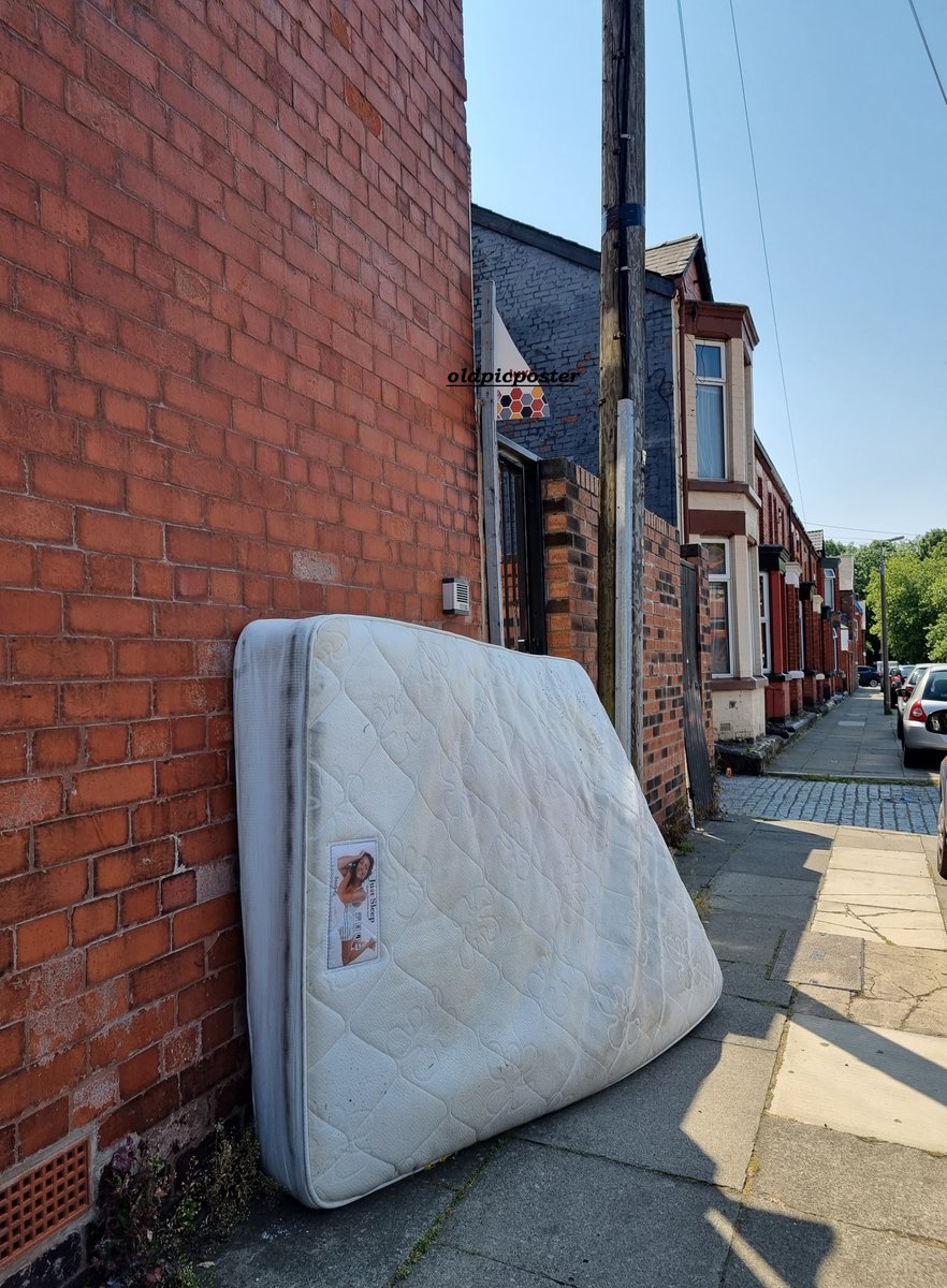 oldpicposter's tweet photo. A #justsleep mattress in Gorsedale Road L18 https://t.co/YZI8CPkDXG