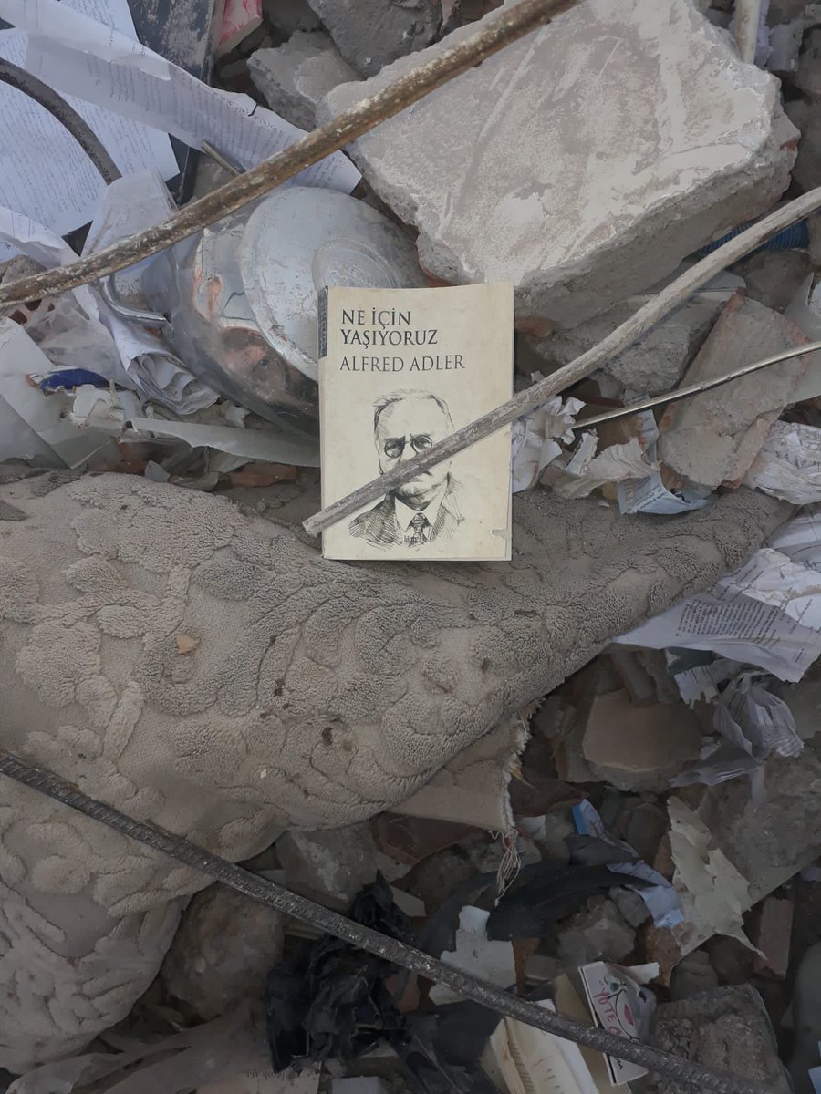 #6subat2023 Unutmadık Depremde Kaybettiğimiz Vatandalarımızı Rahmetle anıyoruz
"saat04.17
#6subat 
#6şubat
#6subatdepremi