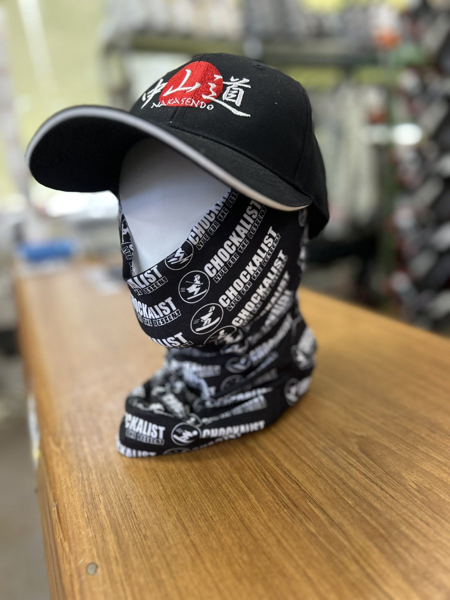 レンタルスキー店長、最終日。
CHOCKALIST ネックチューブ好評販売中です😁
在庫あります☝️