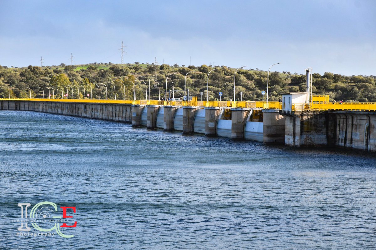 Ismaelge's tweet photo. El agua es la fuerza de toda la naturaleza…..

Embalse de Orellana
Valdivia

@cextremadura 
@canalorellana 

#nikond7500 https://t.co/TmIqQ4Q2lU