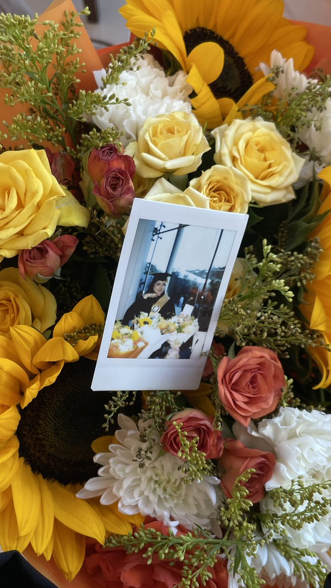 taliahilal's tweet photo. تم التخرج 💛💛💛👩‍🎓 https://t.co/UpitZQtRxb