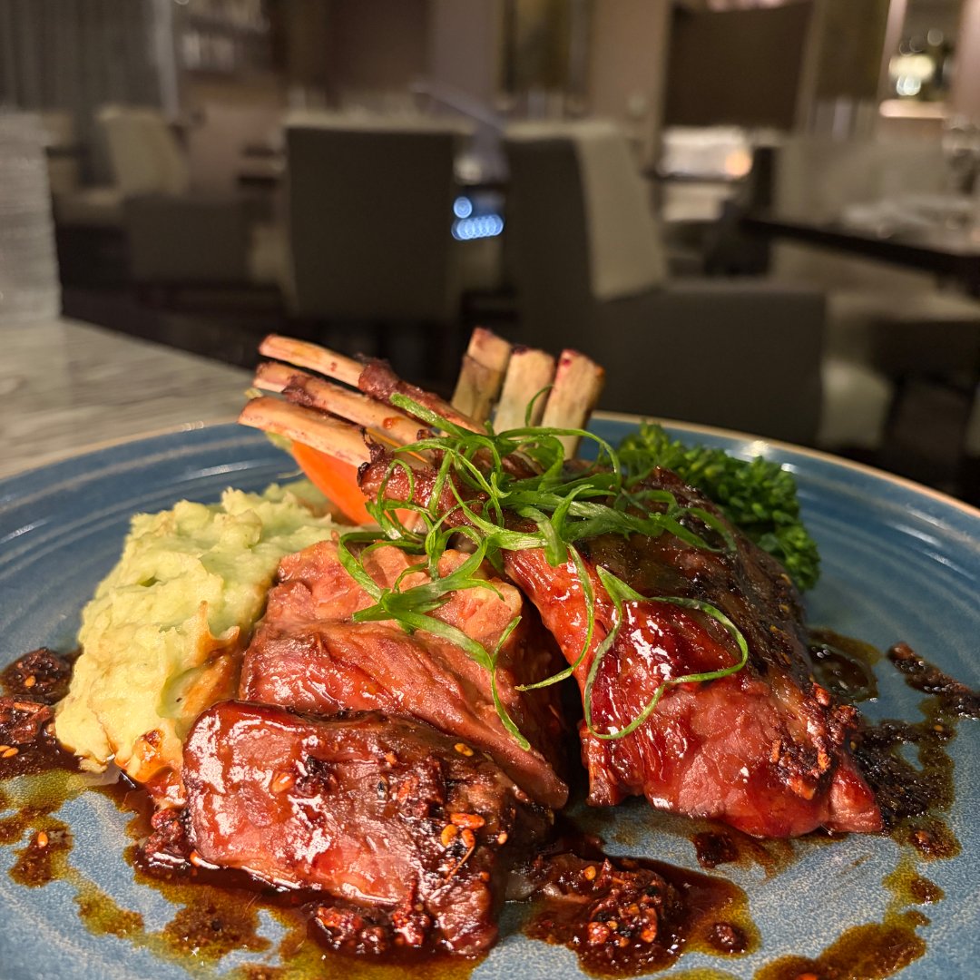 Humphreys Half Moon tweet media