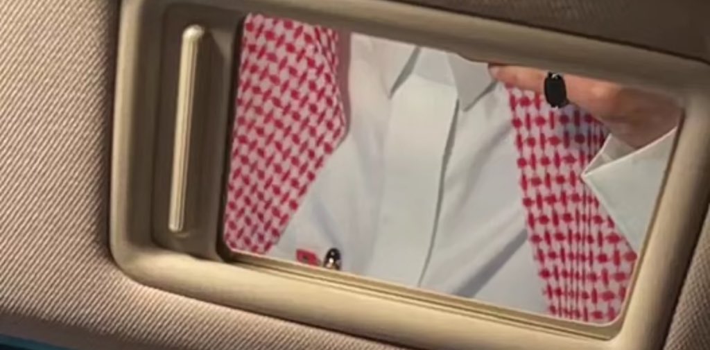 لو انك درب مملي بالأشواك 
أنا لدربك يـ مُنى الروح ساري 
✨✨✨✨✨✨✨✨..