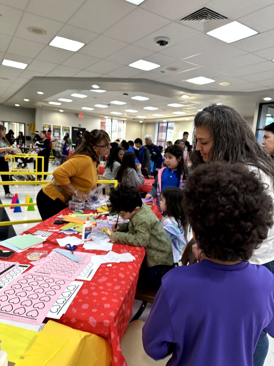 DolphinTerraceE's tweet photo. 📚🎉 World Read Aloud Day at Dolphin Terrace!
We dove into stories with games, activities, and lots of smiles — all made possible by our amazing hosts at Parkland High School.

Reading is more fun when we do it together! 🐬💙

#WorldReadAloudDay #DolphinTerrace https://t.co/nDx4pZsmQH
