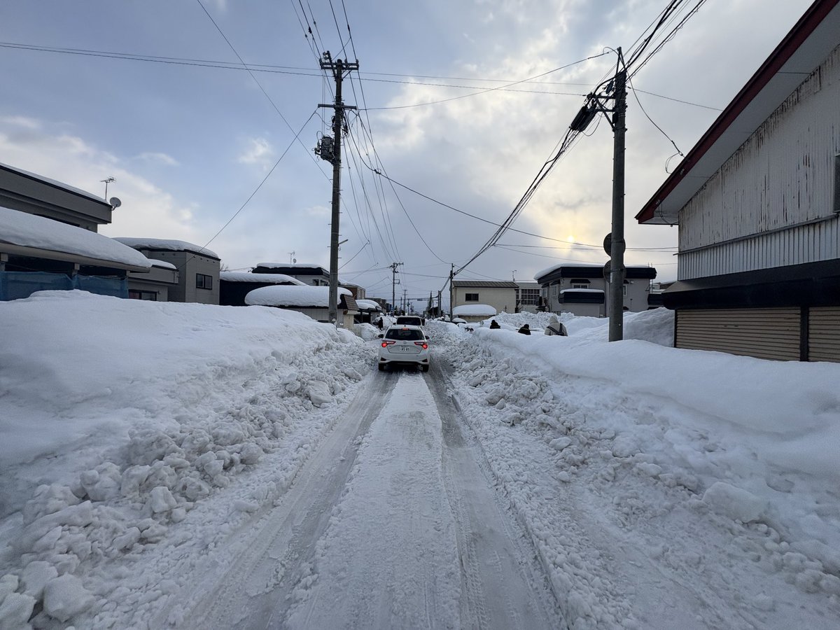 いや、四中前除雪中途半端すぎて１車線になってる。
#弘前