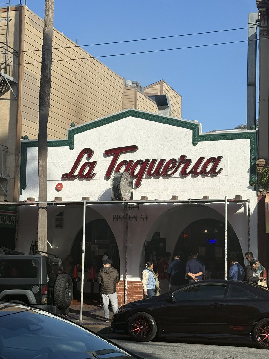 Taylor Lewan tweet media