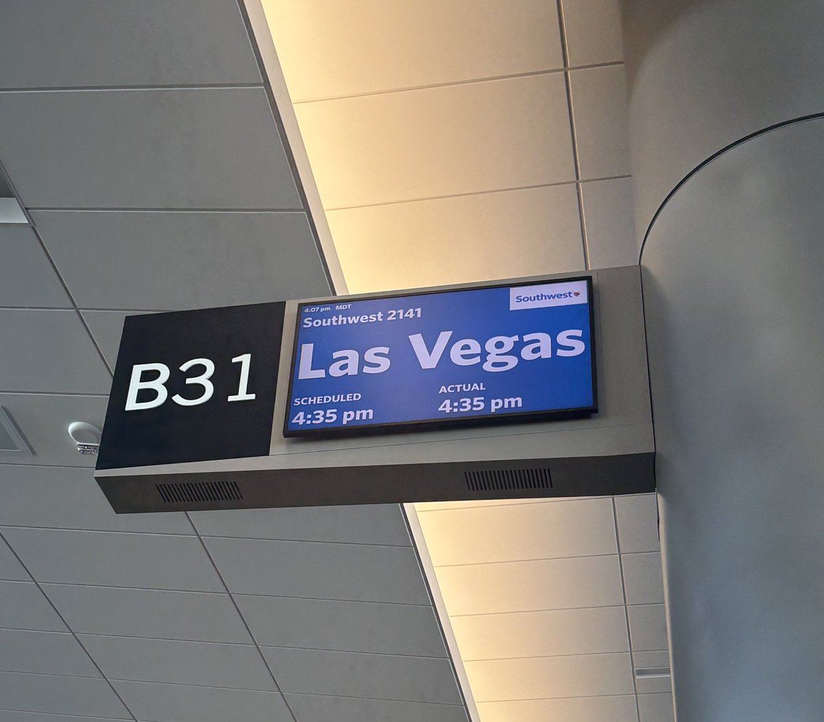 Mel 🪩 tweet media