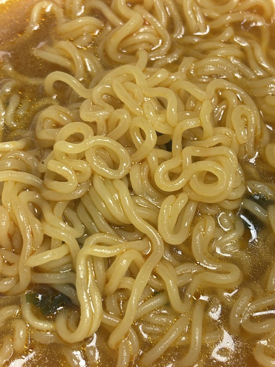 2ipiay's tweet image. 새벽부터 땡긴 라면
아침으로 먹어주마