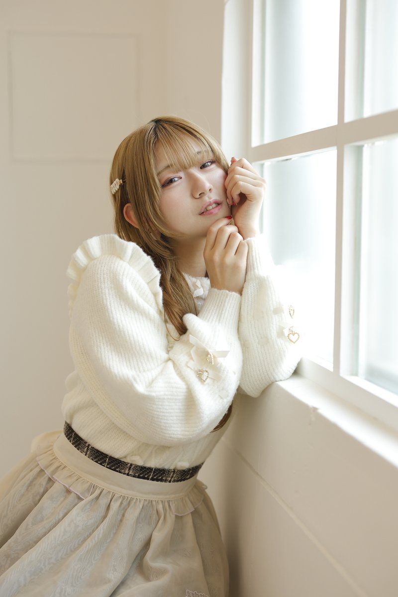 しろちゃん(〃ω〃) 去年2月の しろちゃん（@shiro_melo6） 3枚目、しろちゃんのセーターが