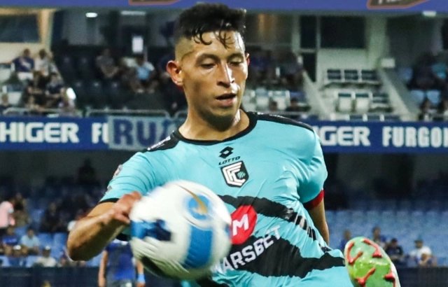 #Fichajesec
Darwin Suárez (defensa Central) 
Ex Cumbayá, es nuevo jugador de Gualaceo firmó por 1 año.

<a href="/Gualaceo_sc/">Gualaceo Sporting Club</a> 
<a href="/ReguloDe17/">Jorge Régulo De Mora</a> 
<a href="/ligner_mendoza/">Ligner Mendoza</a>