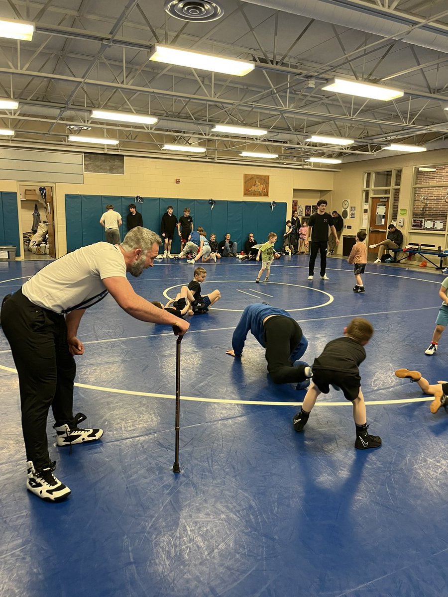 Huskergrappler's tweet image. The kids noticed a few gray hairs in my beard, and started calling me “grandpa.”

So I leaned all the way in. 

Cane. Suspenders. Grandpa voice. Full practice.

#WrestlingLife #CoachLife
