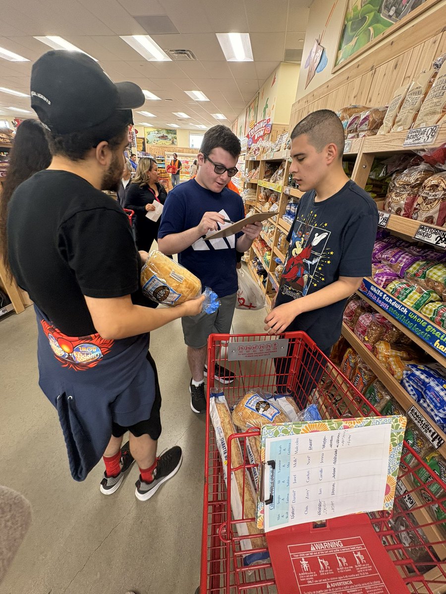 Ed Asner Family Center tweet media