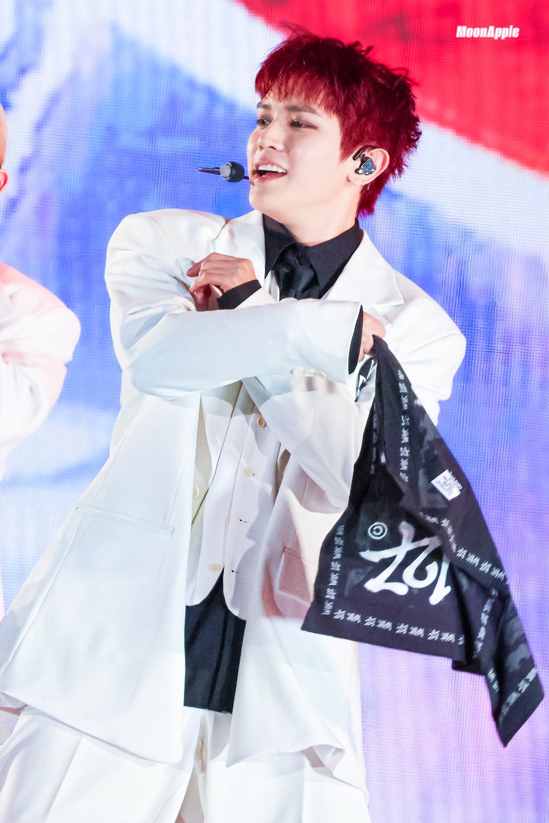 RT @MoonApple_tymk: 260201 SMTOWN in FUKUOKA Day2 HQ #TAEYONG