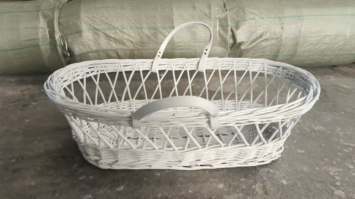 BasketsWillow's tweet photo. White handwoven baby basket, suitable for all room styles. Welcome to purchase our natural material baby basket #roconlybasket #lantianbasket #mosesbaskets #bidsbasket #babybaskets #naturalbabybasket @everyone @followers https://t.co/oE2kYSFJPi