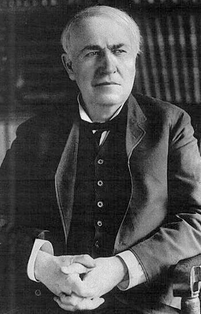 URDailyHistory's tweet image. 11 Feb 1847: American #inventor Thomas A. #Edison is born in Milan, Ohio. He invented ~1,300 items including the electric light bulb and was a #pioneer of the #movie industry. #History #HistoryMatters #OTD #HappyBirthday #ad amzn.to/3B8sPBs