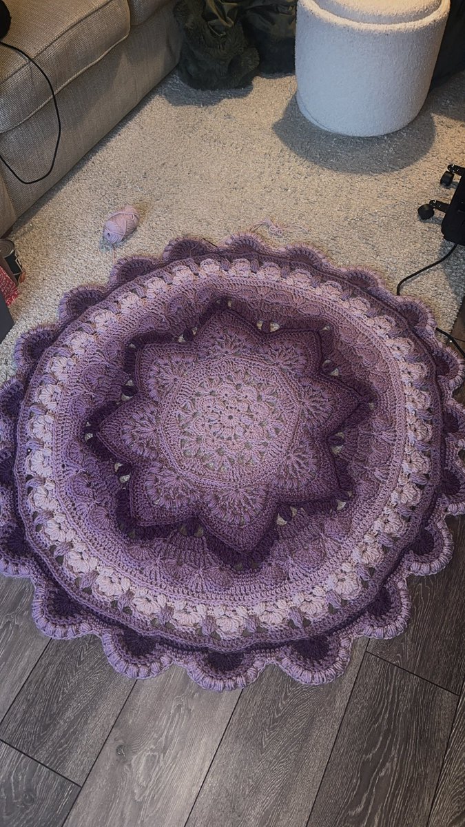 devilmaicare's tweet photo. I’m so pissed I have to frog this #crochet https://t.co/imteCj6NR8