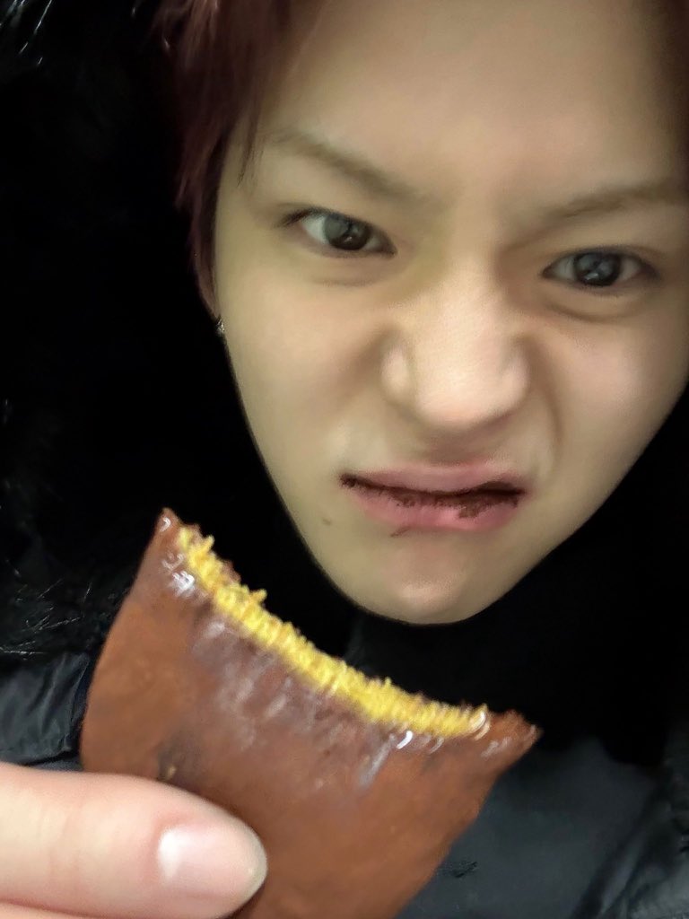 yang ngetik                            yang dicium