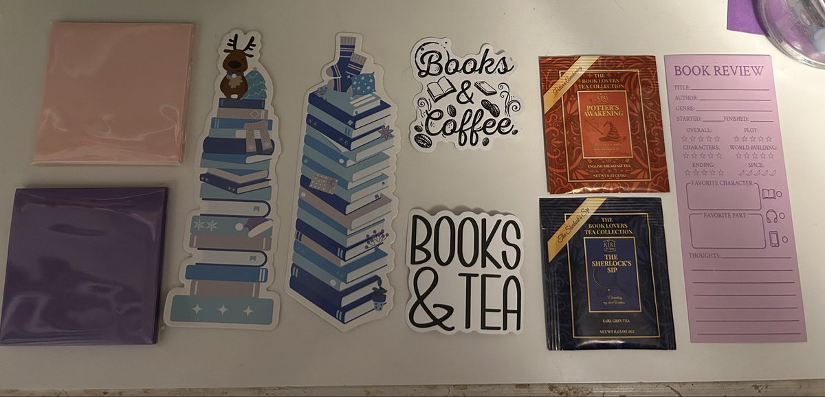 ConservativeGG3's tweet image. Connor and I opened our “Blind Dates with Books.”😉

Mystery Thriller: “Pretty as a Picture” by Elizabeth Little.

Horror Gothic History: “Monster, She Wrote: The Women who Pioneered Horror &amp;amp; Speculative Fiction”

Also, the goodies are a bonus! 😉📖❤️

#BlindDateWithABook