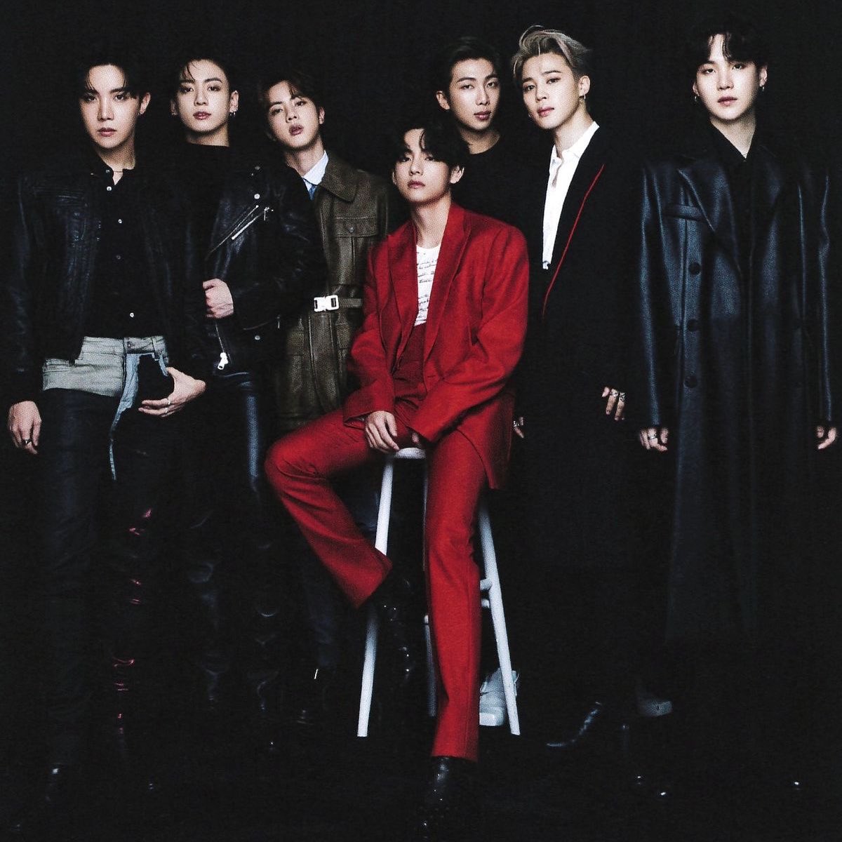 Emma Stone, American actress and film producer, mentioned BTS in a recent Rolling Stone interview:

“I absolutely love K-pop, and one of the coolest experiences ever was I hosted SNL and BTS was the musical guest. I’ve never heard pandemonium like that at SNL.

People were